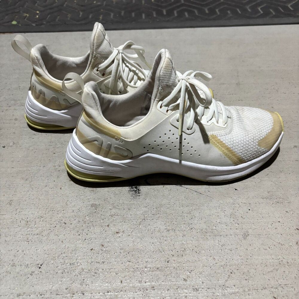 Nike air bella TR 3 womens training shoes w/mesh upper & cushioning in heel sze